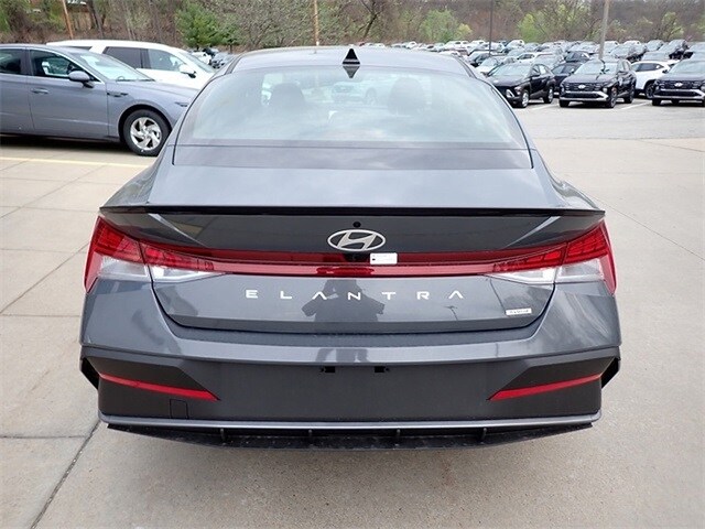 2025 Hyundai Elantra Hybrid SEL Sport photo 3