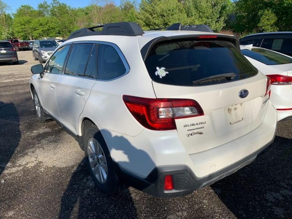 Used 2018 Subaru Outback 2.5i Premium with SUV