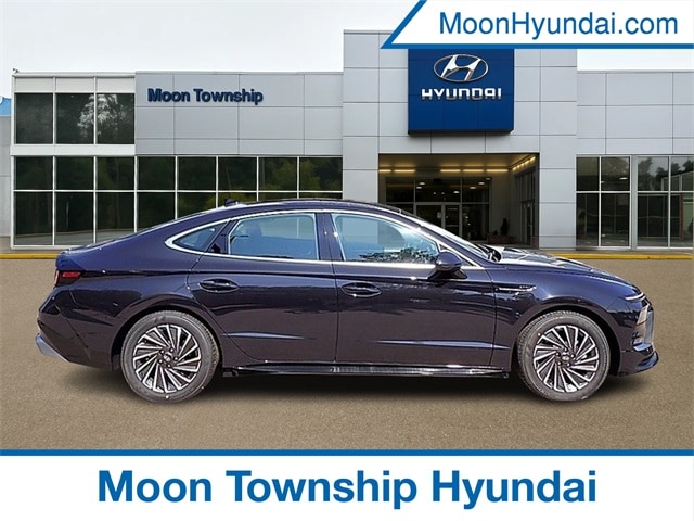 2025 Hyundai Sonata Hybrid Sedan 