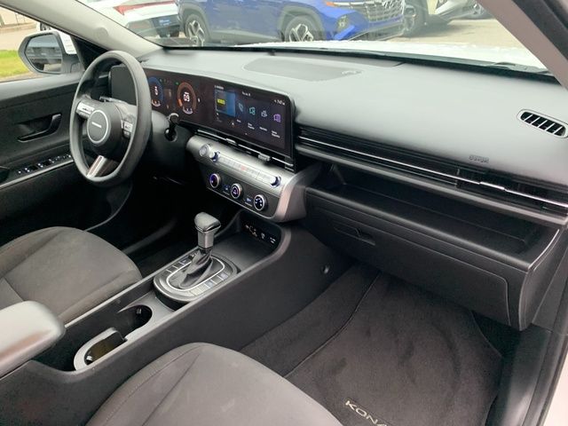2024 Hyundai Kona SE - Photo 11