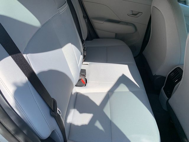 2025 Hyundai Kona SEL - Photo 14