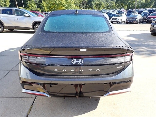2026 Hyundai Sonata SEL Sport photo 3