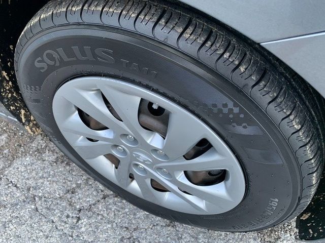 2019 Hyundai Elantra SE - Photo 9