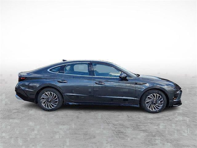2026 Hyundai Sonata Hybrid Limited - Photo 7