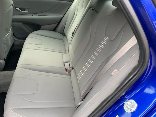 2024 Hyundai Elantra SEL - Photo 17
