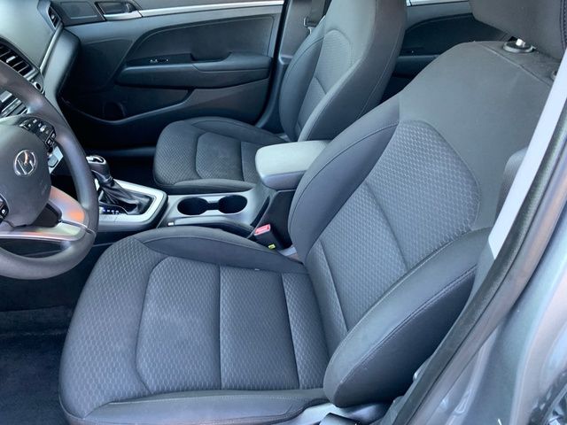 2019 Hyundai Elantra SE - Photo 17