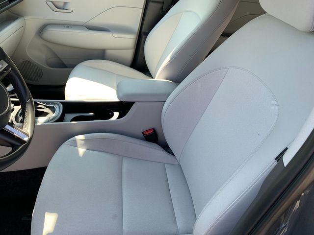 2025 Hyundai Kona SEL - Photo 16
