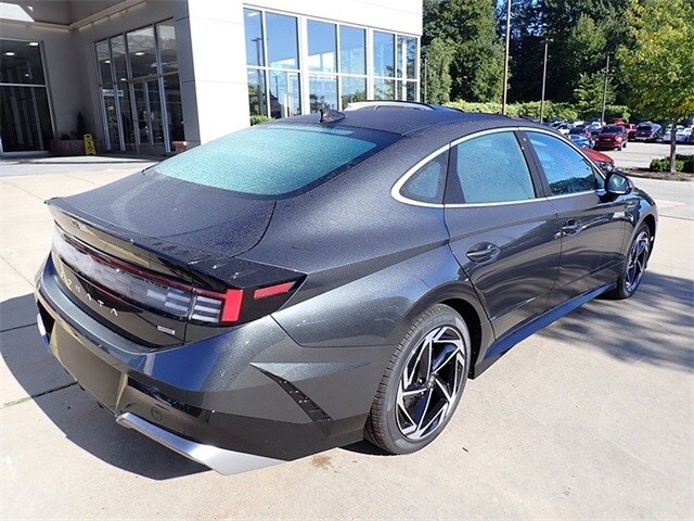2026 Hyundai Sonata SEL Sport photo 2