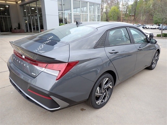 2025 Hyundai Elantra Hybrid SEL Sport photo 2