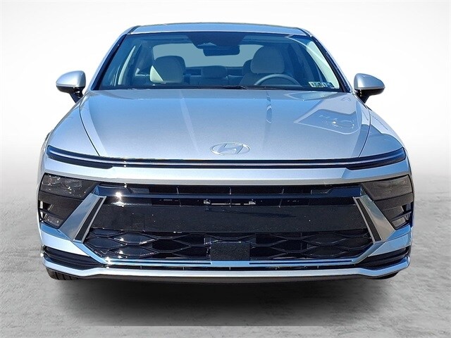2025 Hyundai Sonata Hybrid SEL photo 2