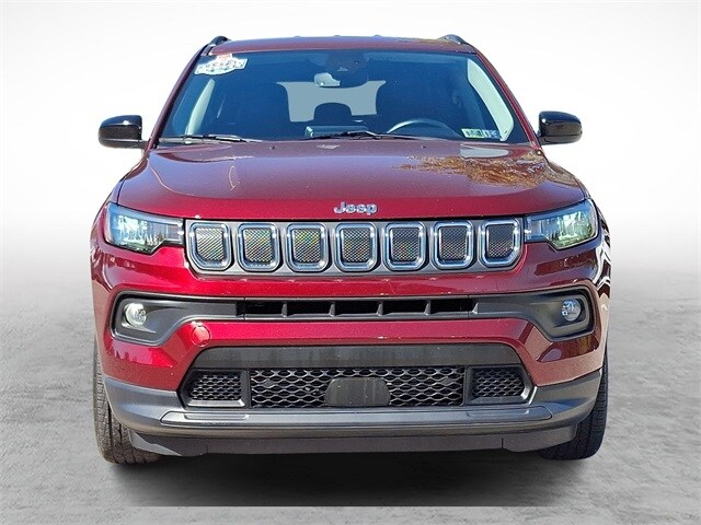 2022 Jeep Compass Latitude photo 2