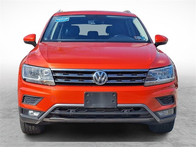 2019 Volkswagen Tiguan SEL photo 2