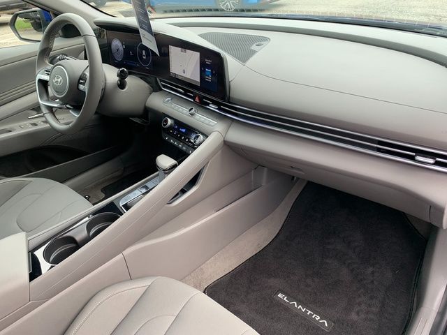 2024 Hyundai Elantra SEL - Photo 11