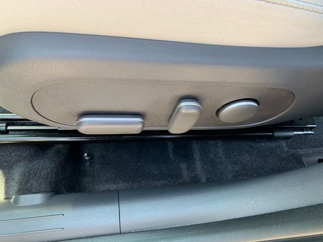 2025 Hyundai Kona SEL - Photo 23
