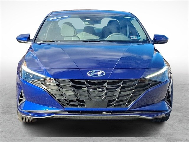 2023 Hyundai Elantra SEL photo 2