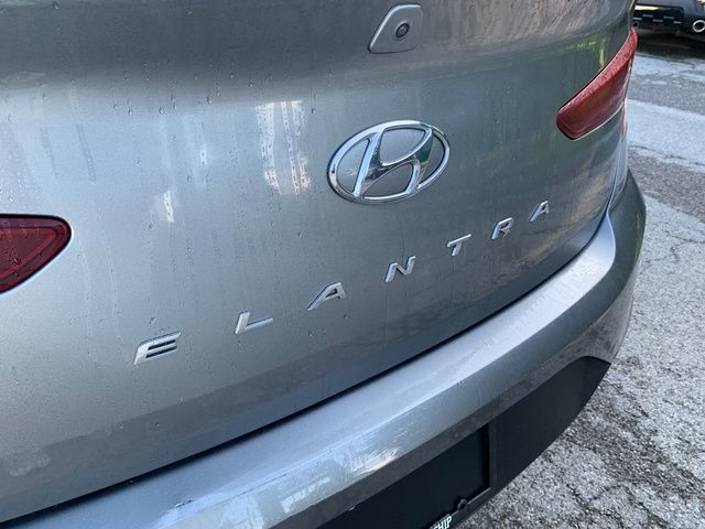 2019 Hyundai Elantra SE - Photo 16