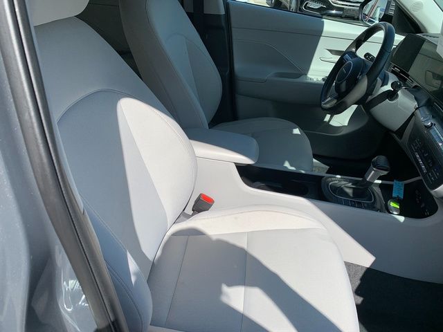 2025 Hyundai Kona SEL - Photo 10