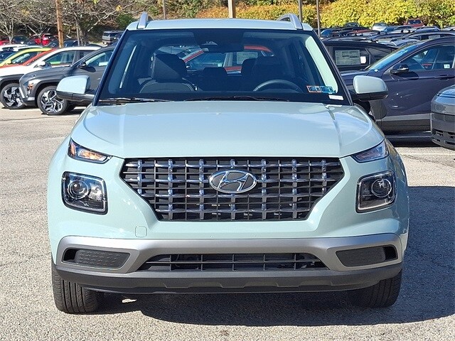 2026 Hyundai Venue SEL photo 2