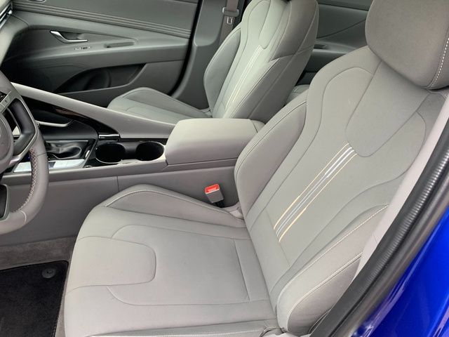 2024 Hyundai Elantra SEL - Photo 16
