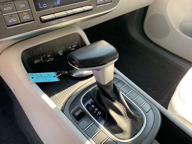 2025 Hyundai Kona SEL - Photo 24