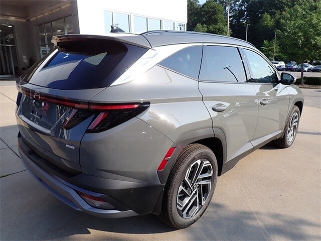 2025 Hyundai Tucson Limited photo 2