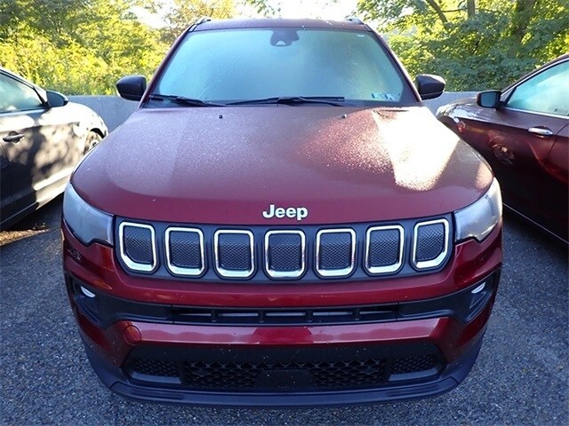 2022 Jeep Compass Latitude photo 3