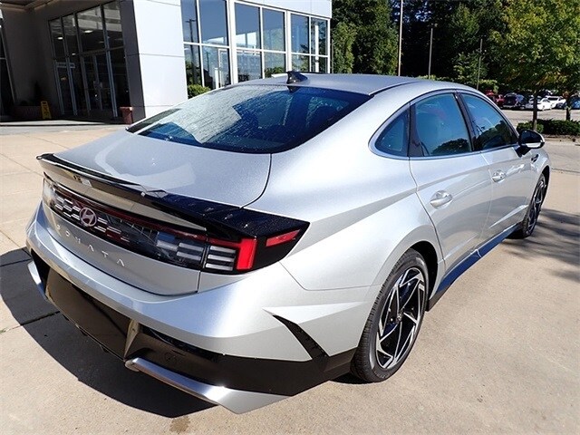 2026 Hyundai Sonata SEL Sport photo 2