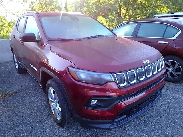 2022 Jeep Compass Latitude photo 4