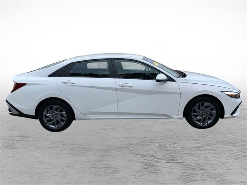 Used 2024 Hyundai Elantra SEL Sedan