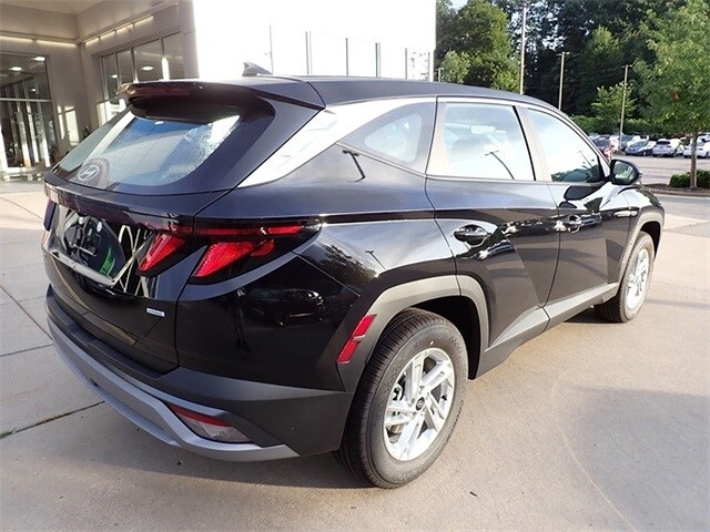 2025 Hyundai Tucson SE photo 2