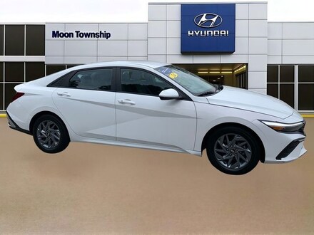 2024 Hyundai Elantra SEL Sedan