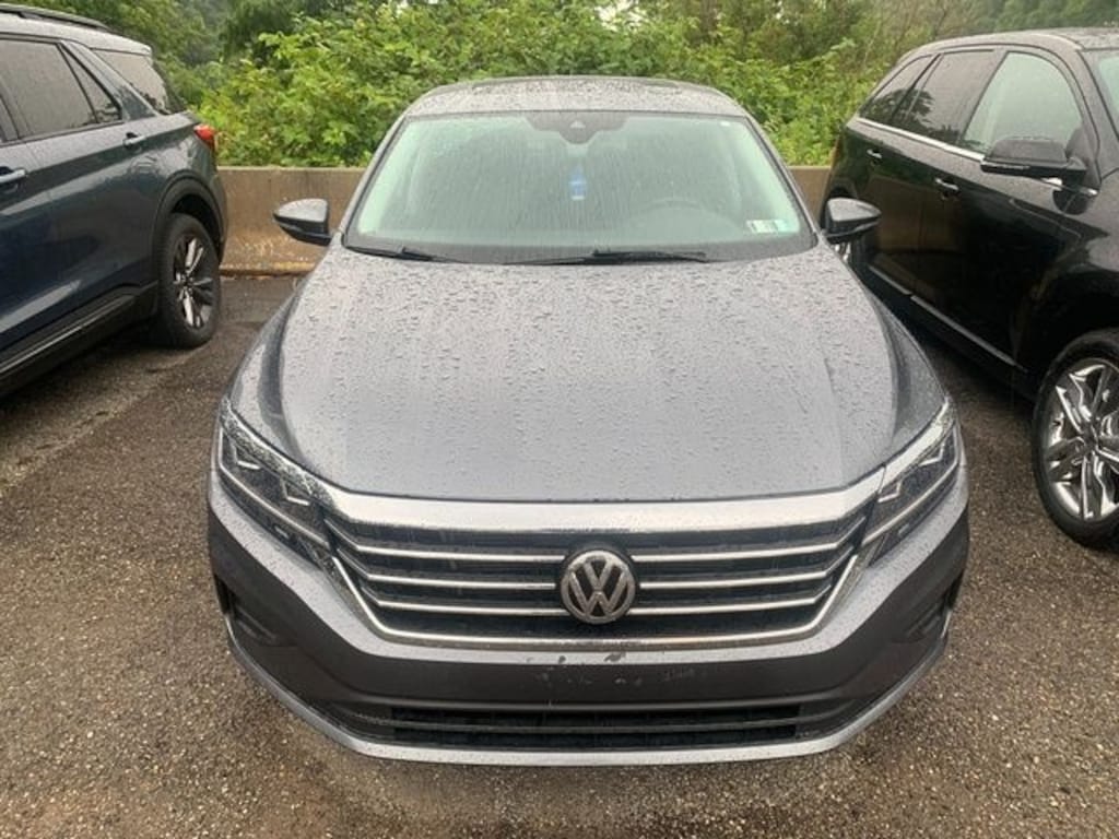 Used 2022 Volkswagen Passat 2.0T SE Sedan