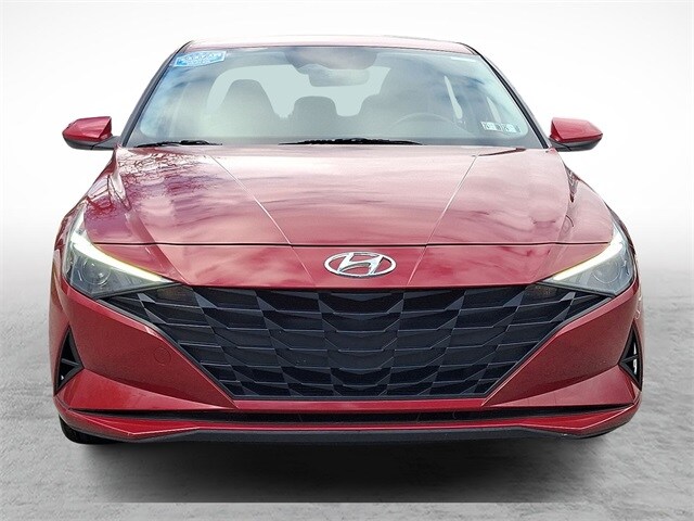 2023 Hyundai Elantra SEL photo 2