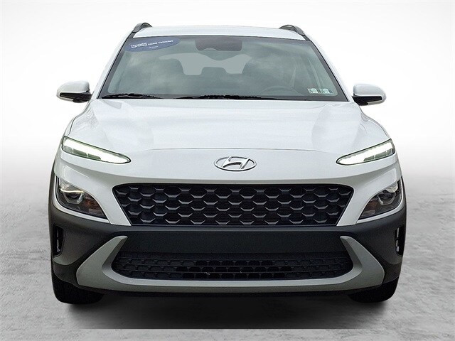 2022 Hyundai Kona SEL photo 2