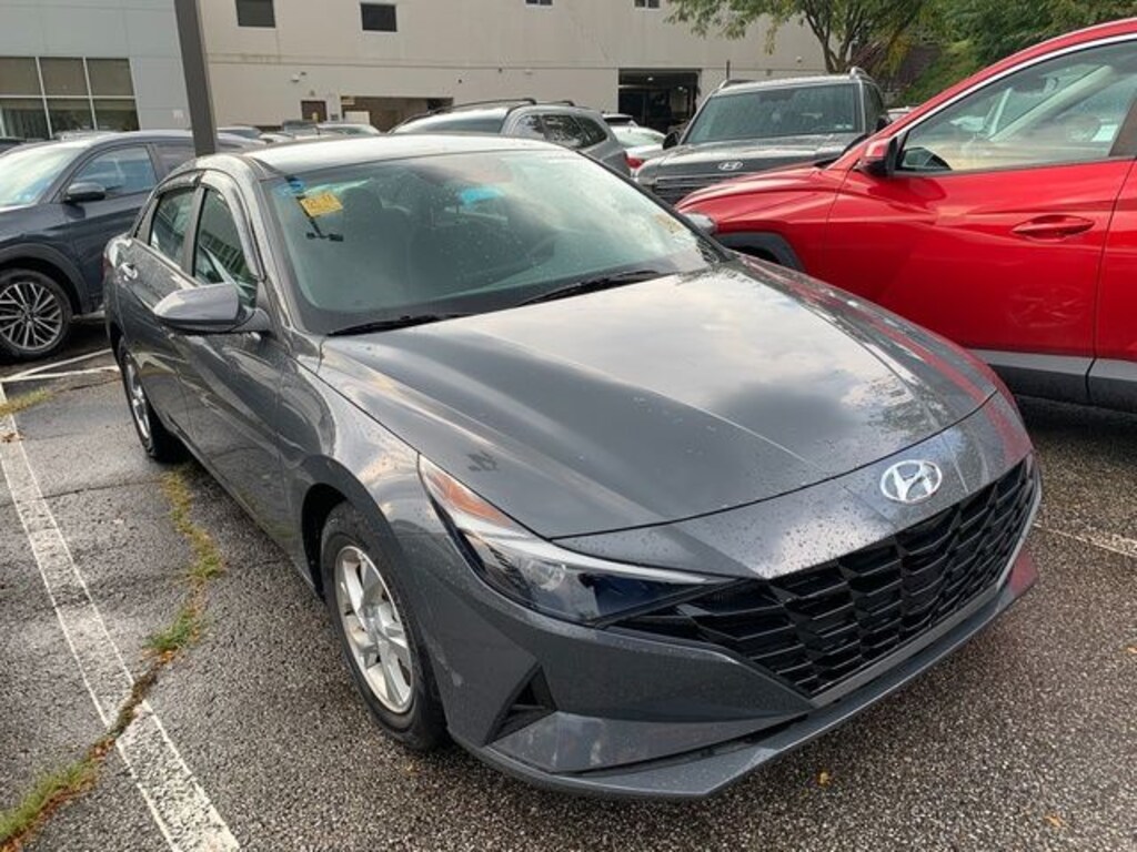 Used 2023 Hyundai Elantra SE Sedan