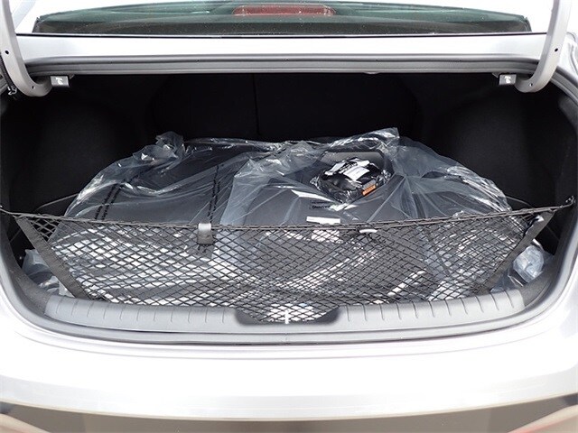 2025 Hyundai Elantra Limited photo 4