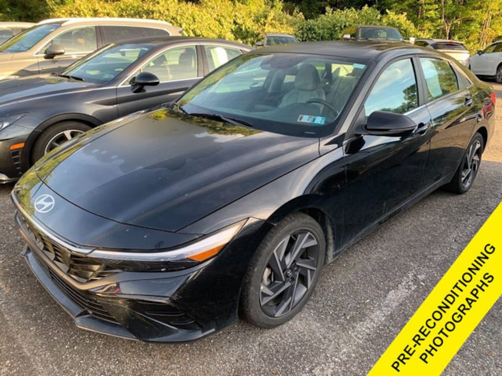 Used 2025 Hyundai Elantra Limited Sedan