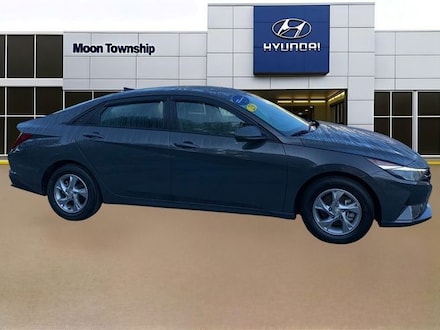 2023 Hyundai Elantra SE Sedan