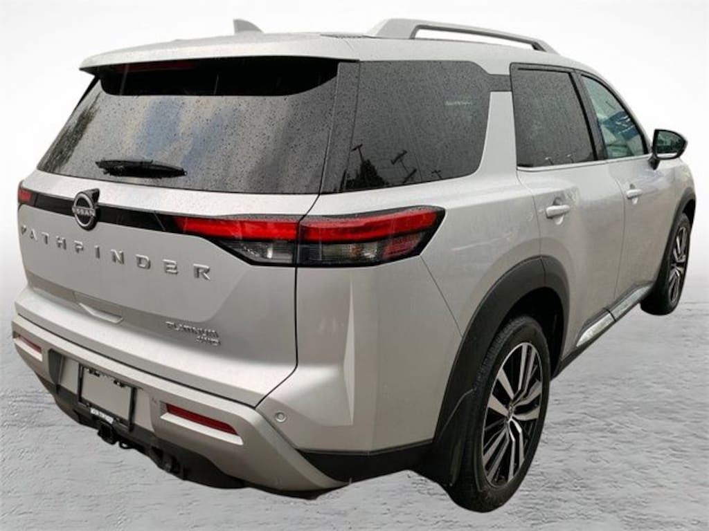 Used 2024 Nissan Pathfinder Platinum SUV