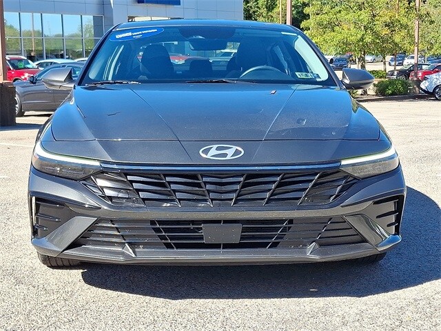 2025 Hyundai Elantra SEL Convenience photo 2