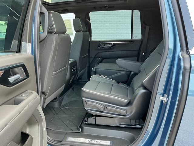 2025 Chevrolet Suburban Premier - Photo 14