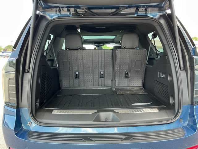 2025 Chevrolet Suburban Premier - Photo 17