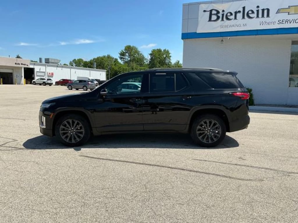 Used 2023 Chevrolet Traverse RS SUV