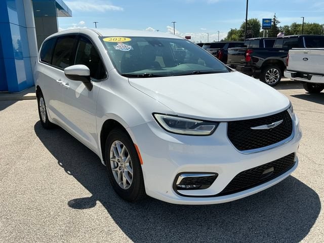 2023 Chrysler Pacifica Touring - Photo 17