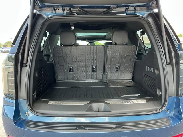 2025 Chevrolet Suburban Premier - Photo 17