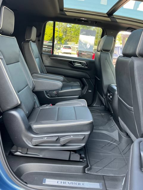 2025 Chevrolet Suburban Premier - Photo 14