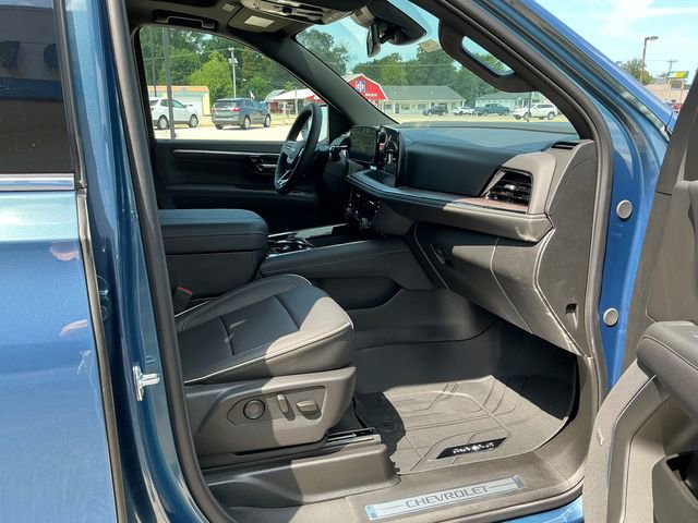 2025 Chevrolet Suburban Premier - Photo 13