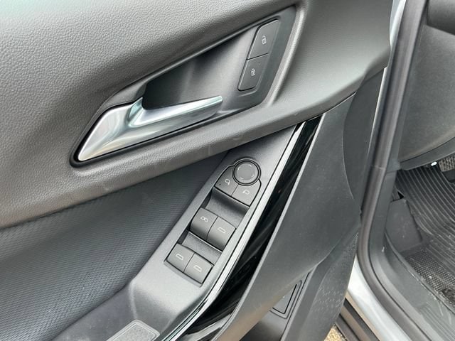 2027 Chevrolet Equinox LT - Photo 13