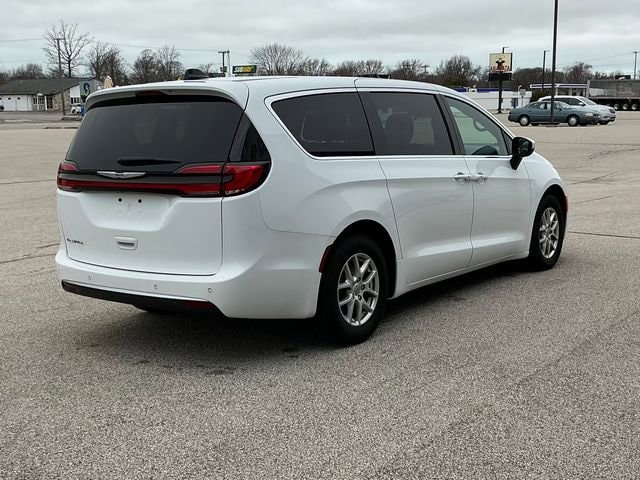 2023 Chrysler Pacifica Touring - Photo 19