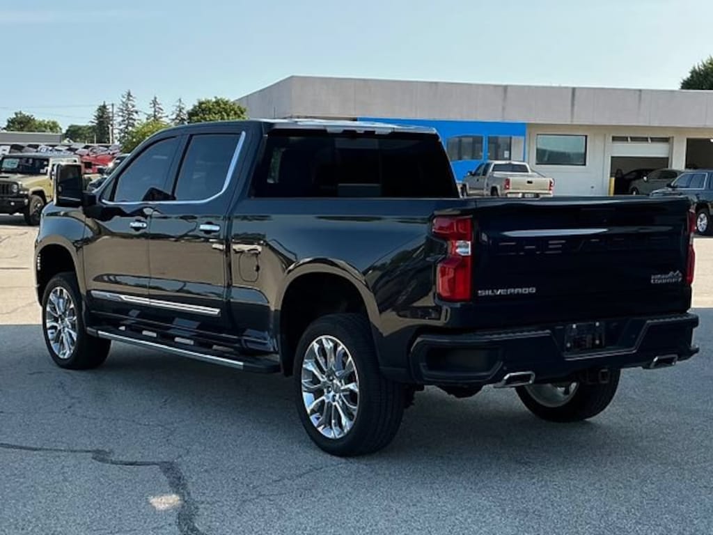 Used 2024 Chevrolet Silverado 1500 High Country Truck Crew Cab